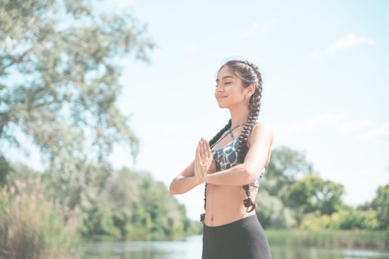 Yoga-Einheit – Ausführung einer Asana mit korrekter Ausrichtung