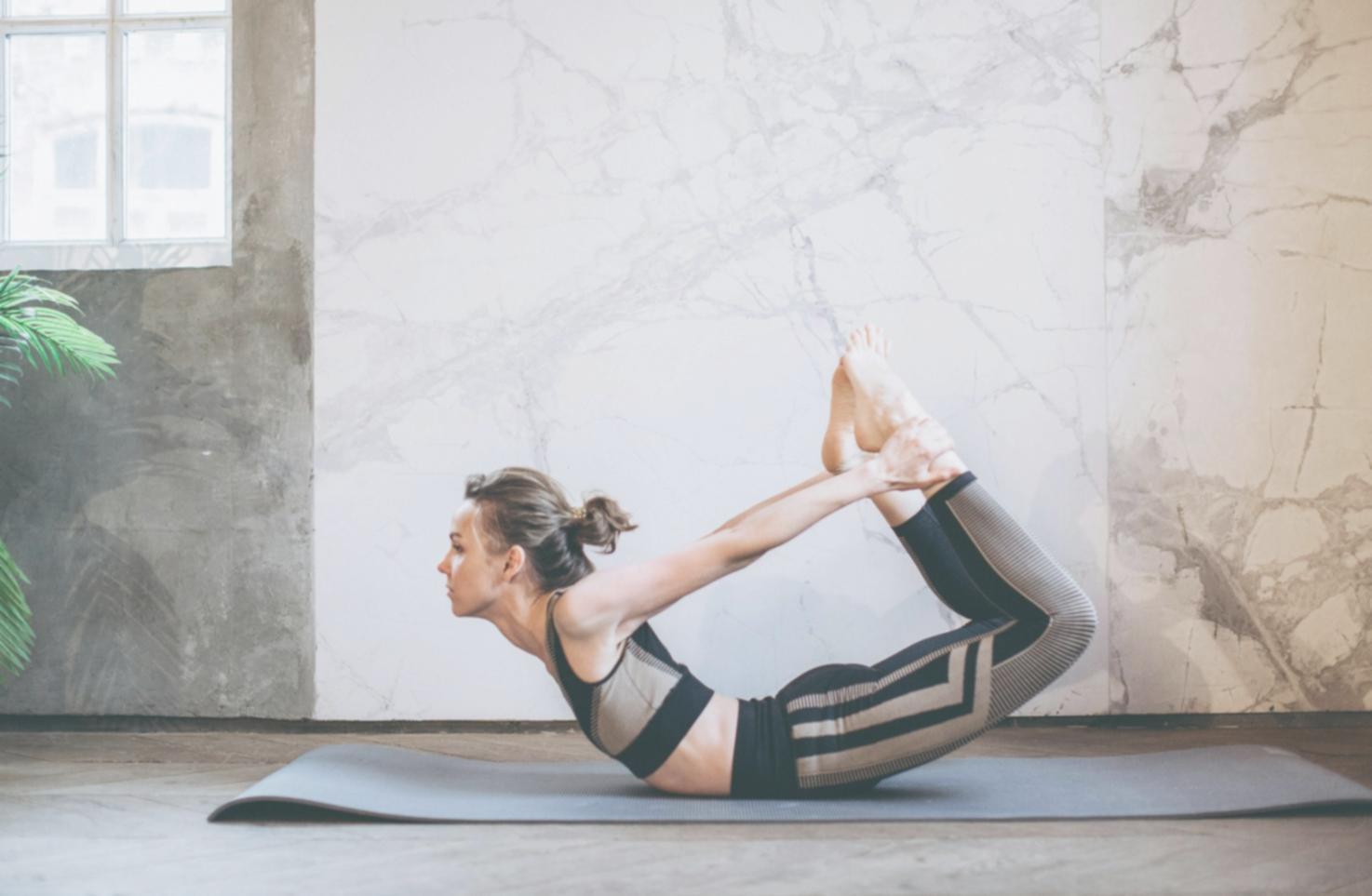 Hatha Yoga Unterricht in ruhiger Atmosphäre